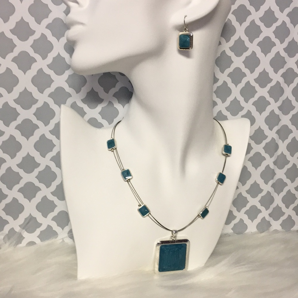 🔴 3 for $25 🔴 Turquoise and Silver Necklace Set
